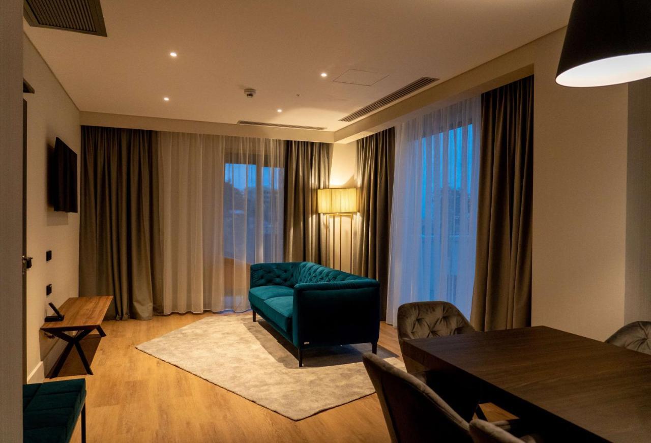 Radisson Blu Aurum Hotel, Braşov Exteriör bild A suite at the hotel
