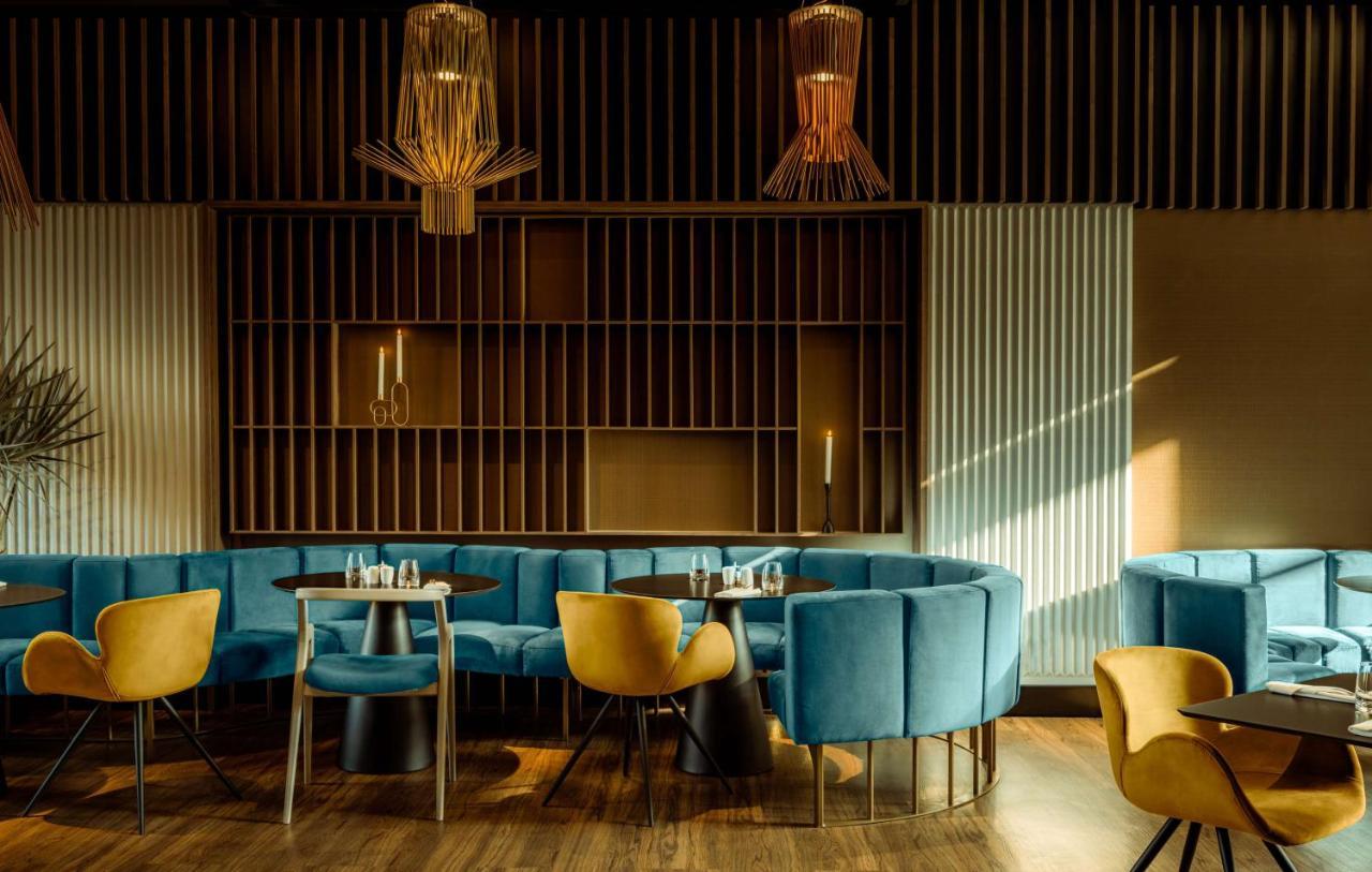 Radisson Blu Aurum Hotel, Braşov Exteriör bild Restaurant