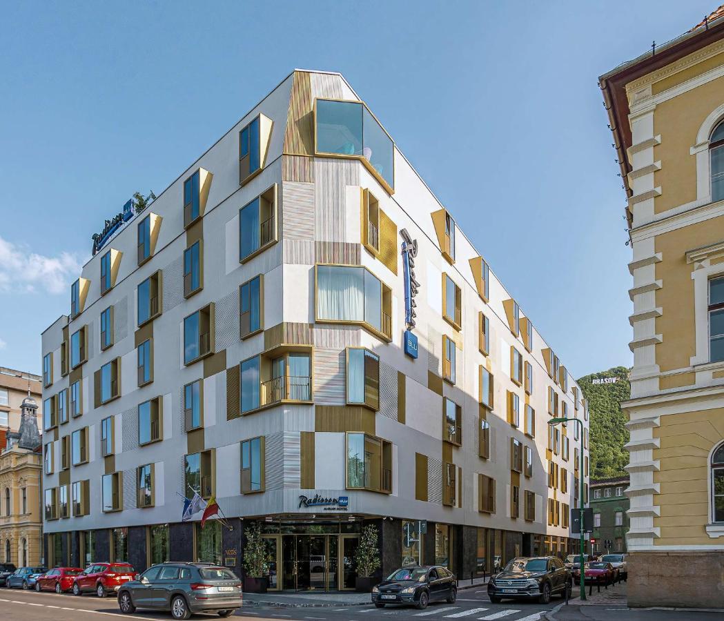 Radisson Blu Aurum Hotel, Braşov Exteriör bild The hotel in 2014